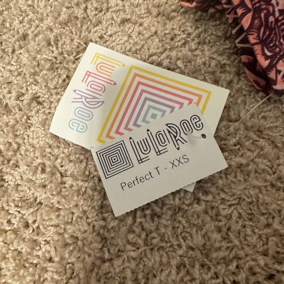 LuLaRoe BNWT L Perfect Tee Brown Cream Graphic Rose Design Size XXS - Picture 3 of 7